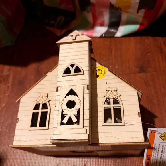 Make Market Other - Lot of 5 Wooden Miniature church - Natural Light Wood - DIY village - lighted